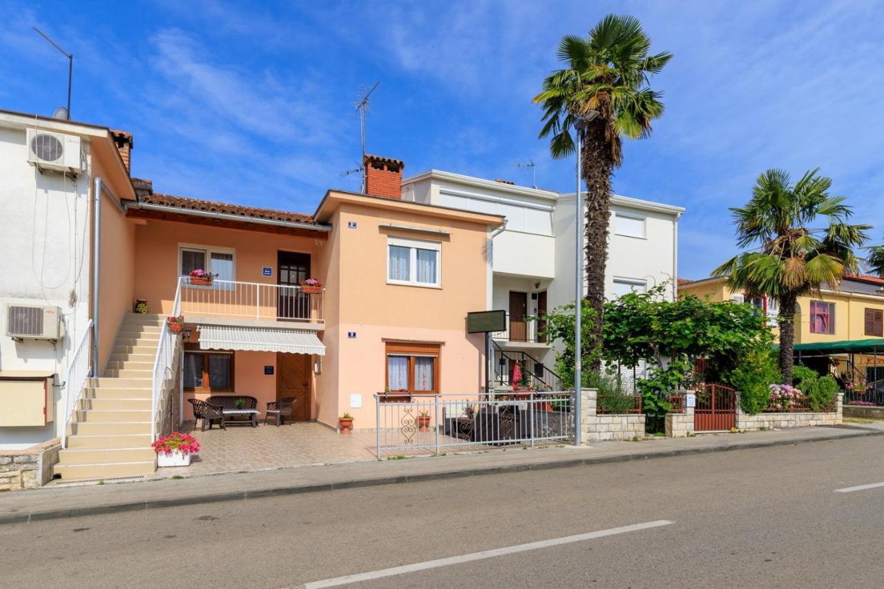 Genoa Rooms Porec Bagian luar foto