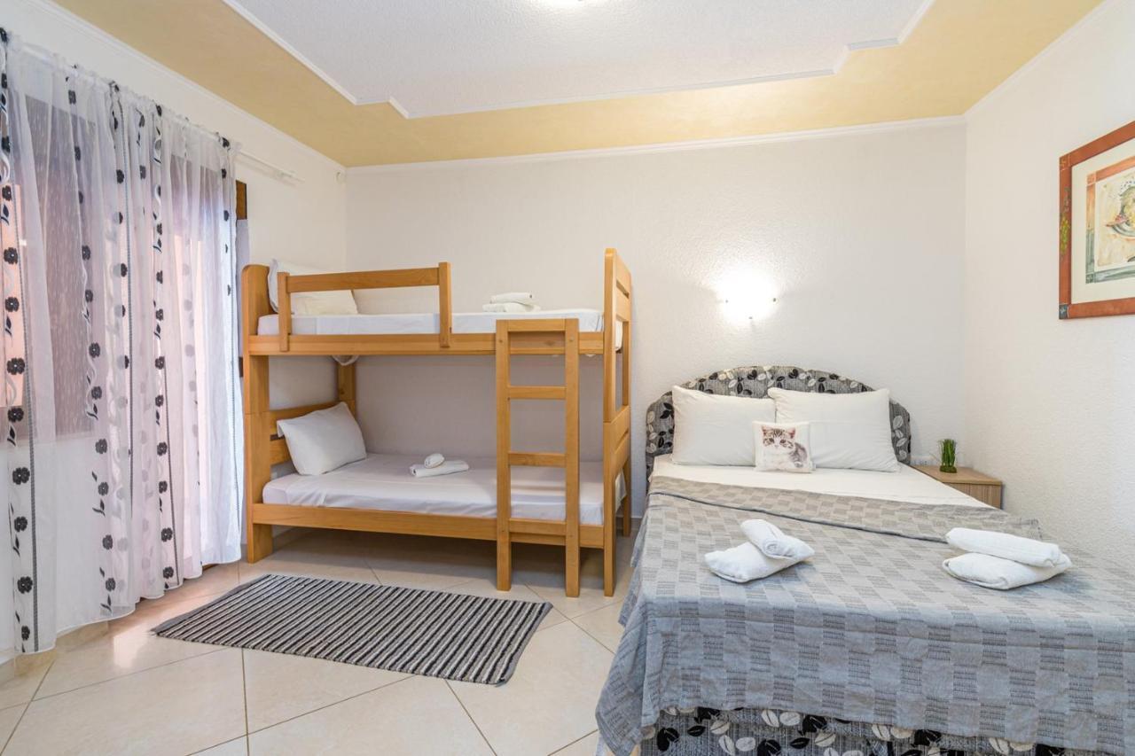 Genoa Rooms Porec Bagian luar foto