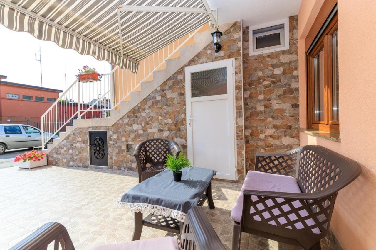 Genoa Rooms Porec Bagian luar foto