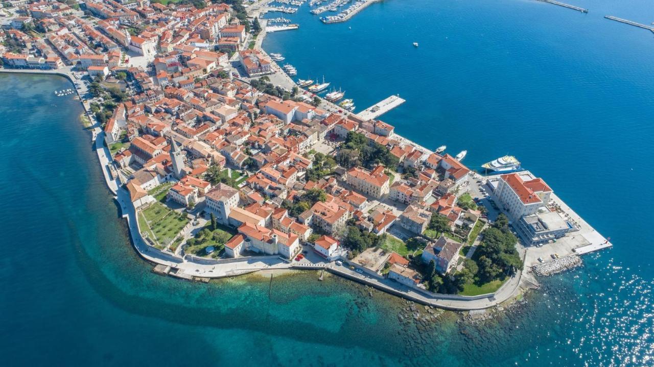 Genoa Rooms Porec Bagian luar foto